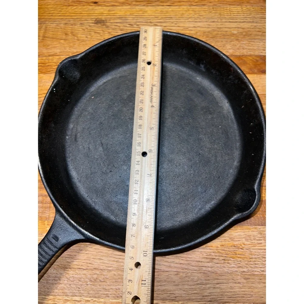 Unbranded 8 Inch Cast Iron Skillet Black Frying Pan with Dual Pour Spouts‎